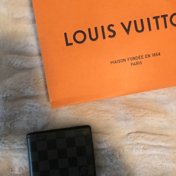 Louis Vuitton Men’s Multiple Wallet - Picture 2 of 3